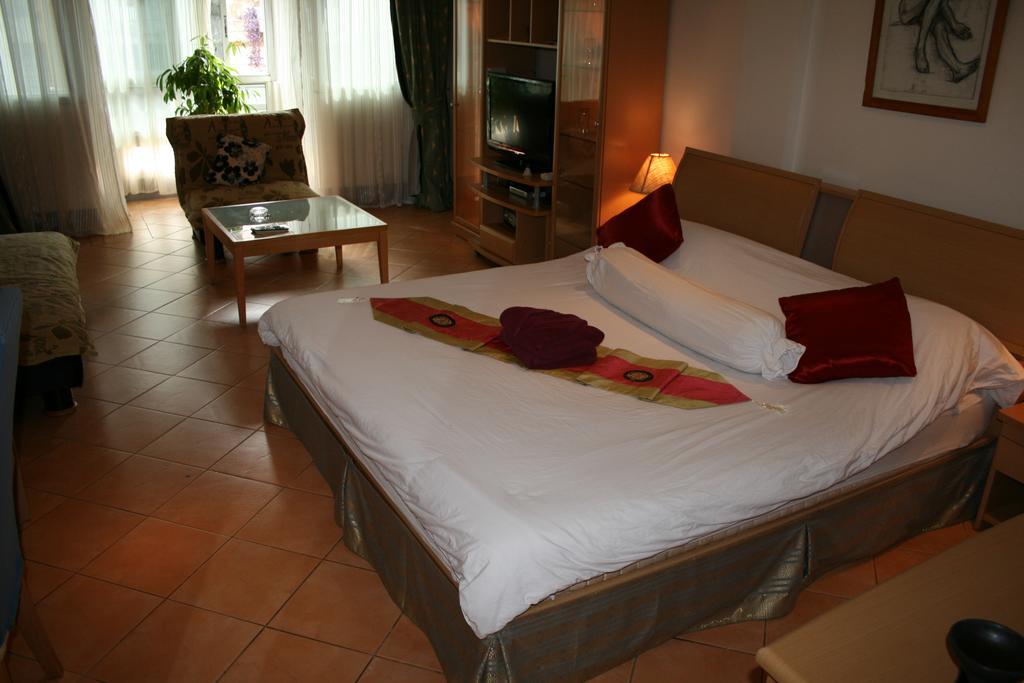 Aquarius Gay Guesthouse & Sauna Patong Pokoj fotografie